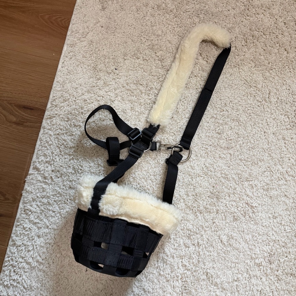Comfort Horse Grazing Muzzle